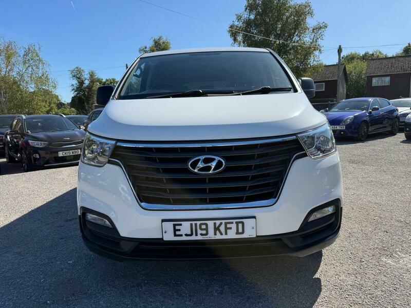 Hyundai i800 Crawley