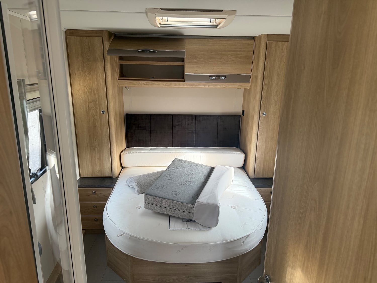 [ berth ]Elddis Magnum