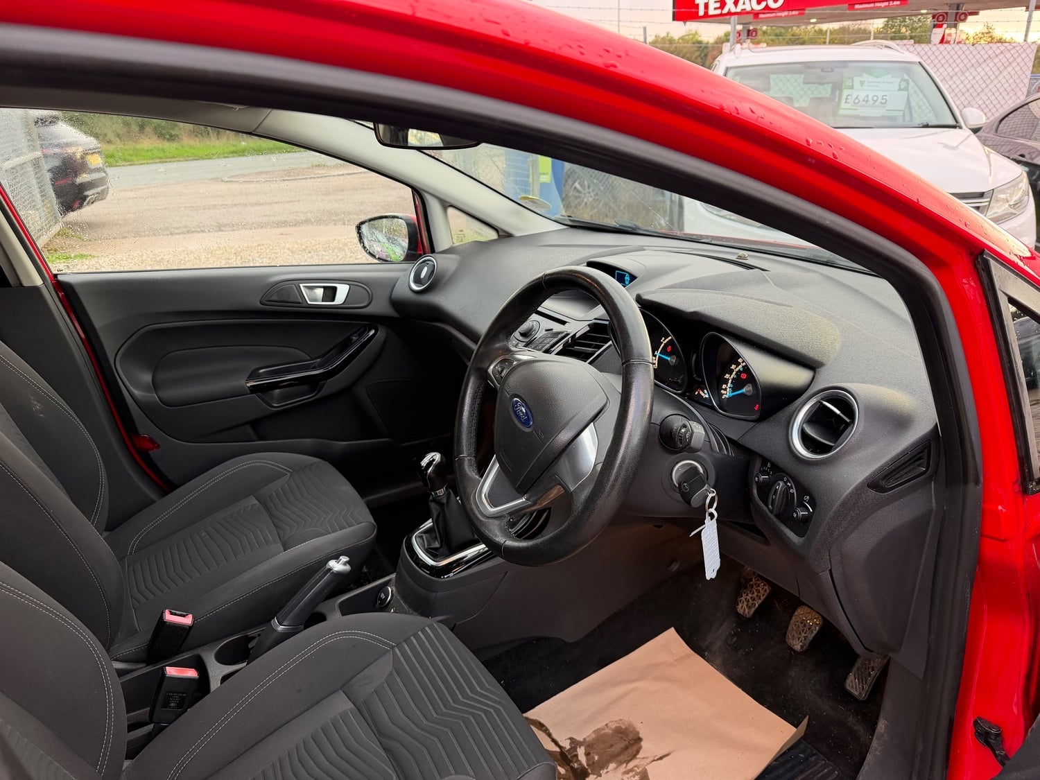 [ berth ]Ford Fiesta