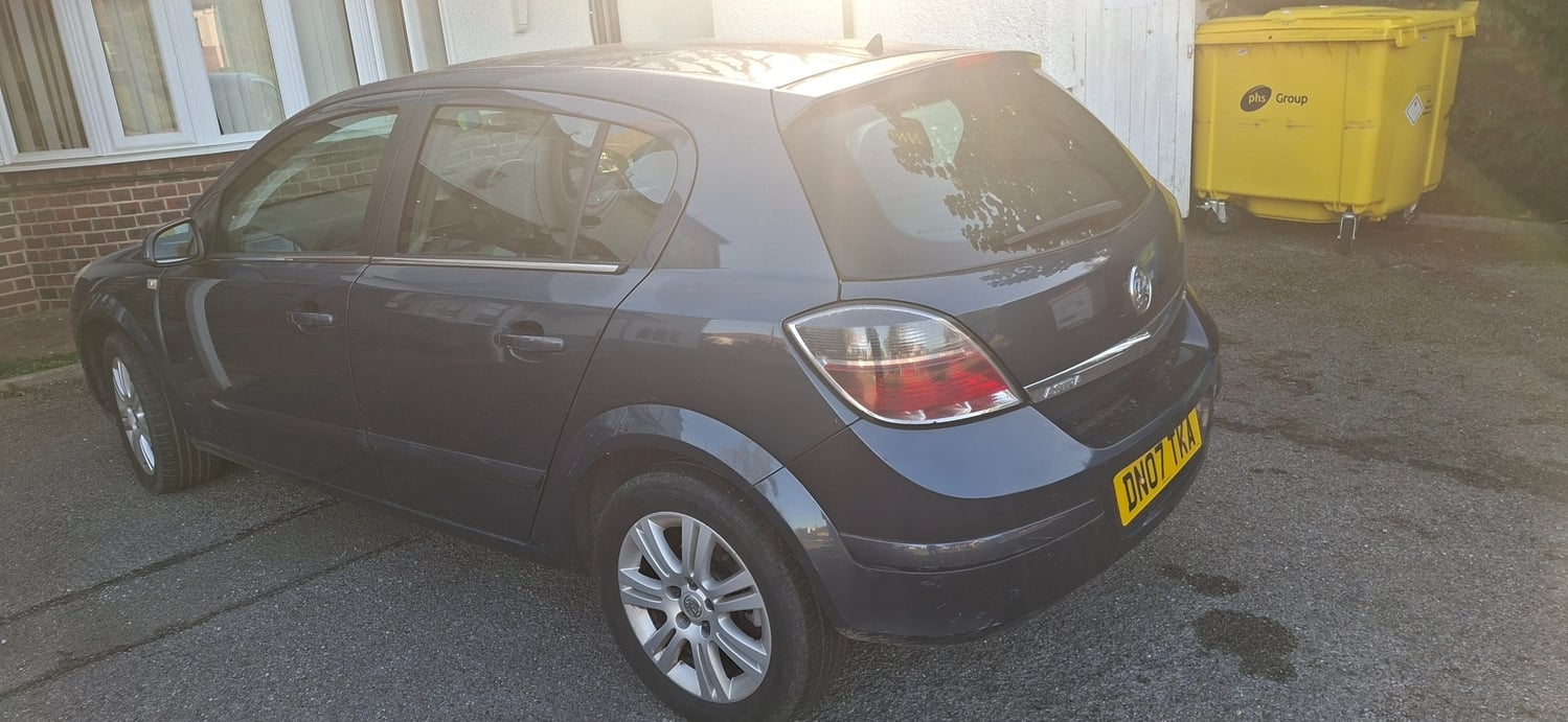 [ berth ]Vauxhall Astra