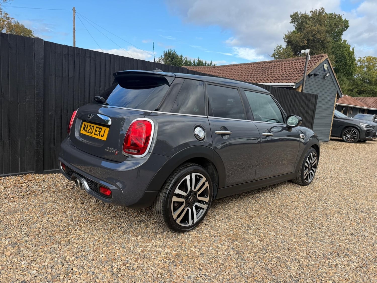 Mini Hatch 2020 - Cars in Addlestone