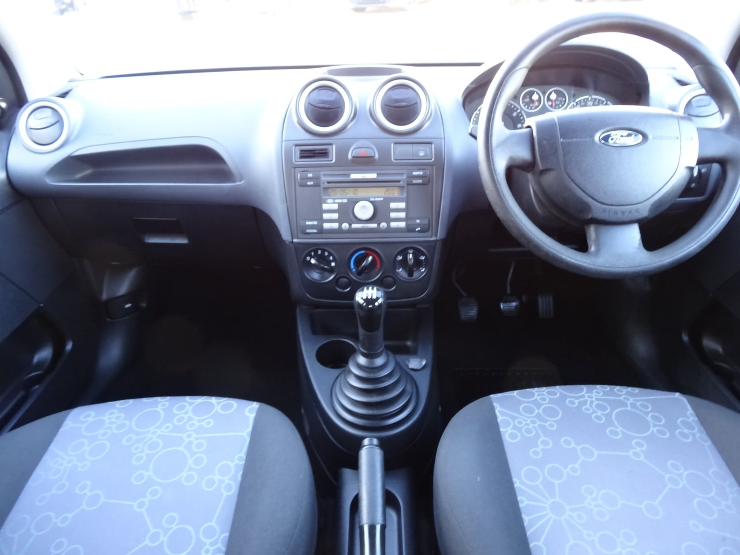 [ berth ]Ford Fiesta