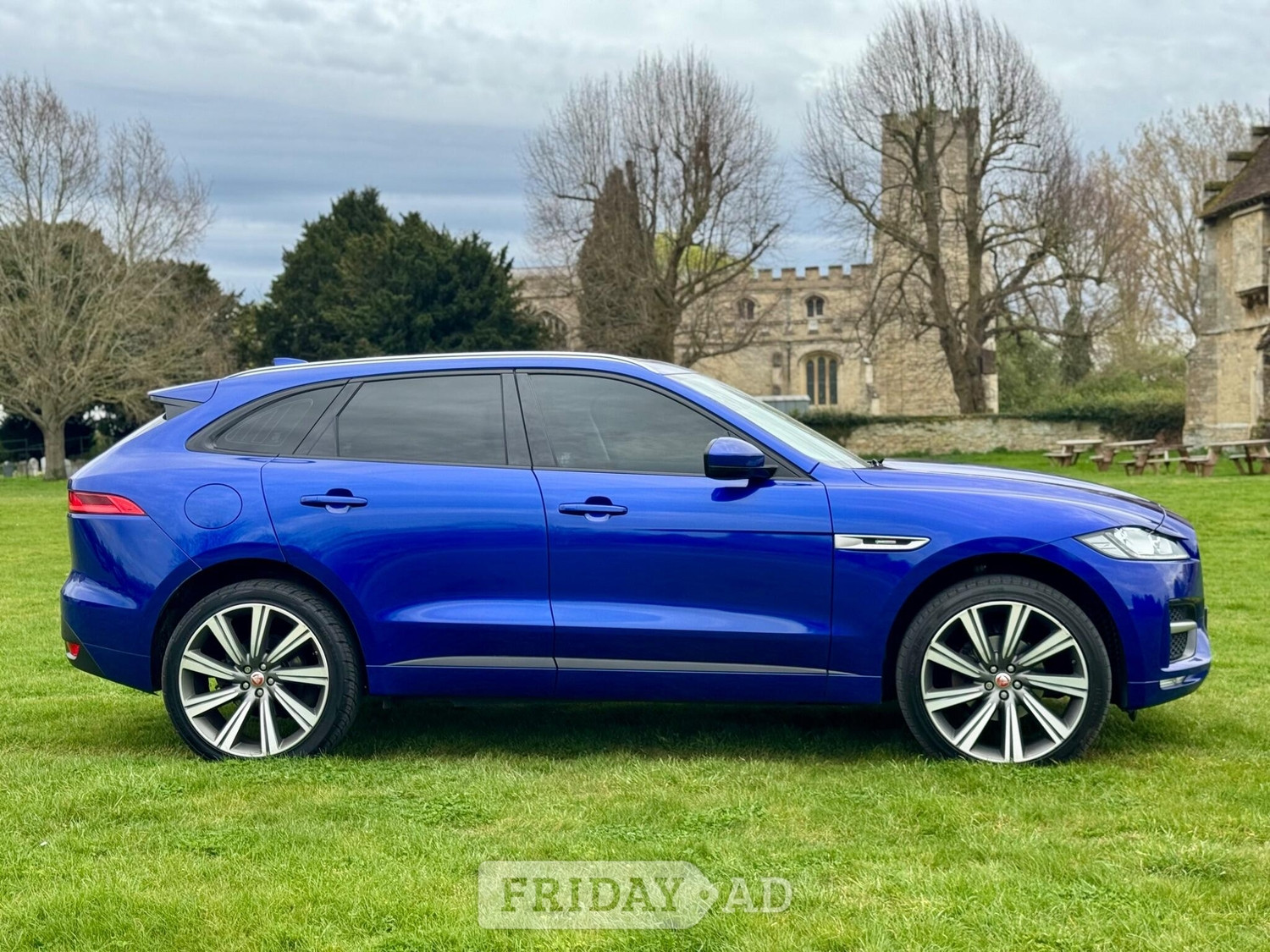 [ berth ]Jaguar F-Pace