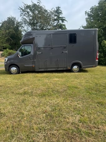 Regent 2 Stallion Renault Horsebox