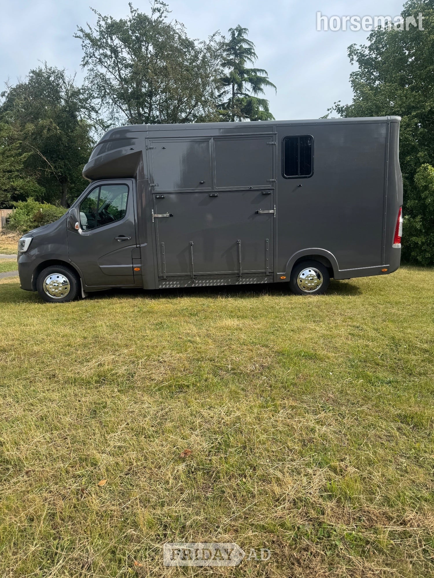 Regent Horseboxes 2 Stallion Renault Horsebox in Newmarket