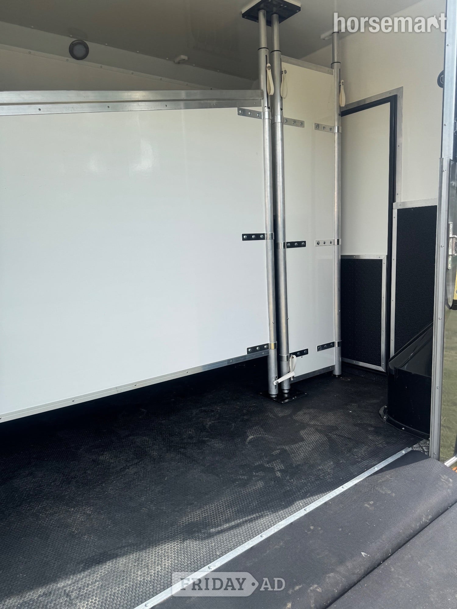 Regent Horseboxes 2 Stallion Renault Horsebox - Trailers & Horseboxes