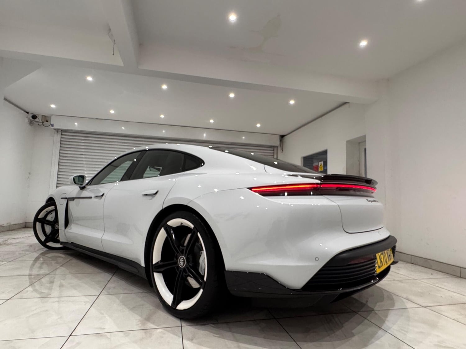[ berth ]Porsche Taycan