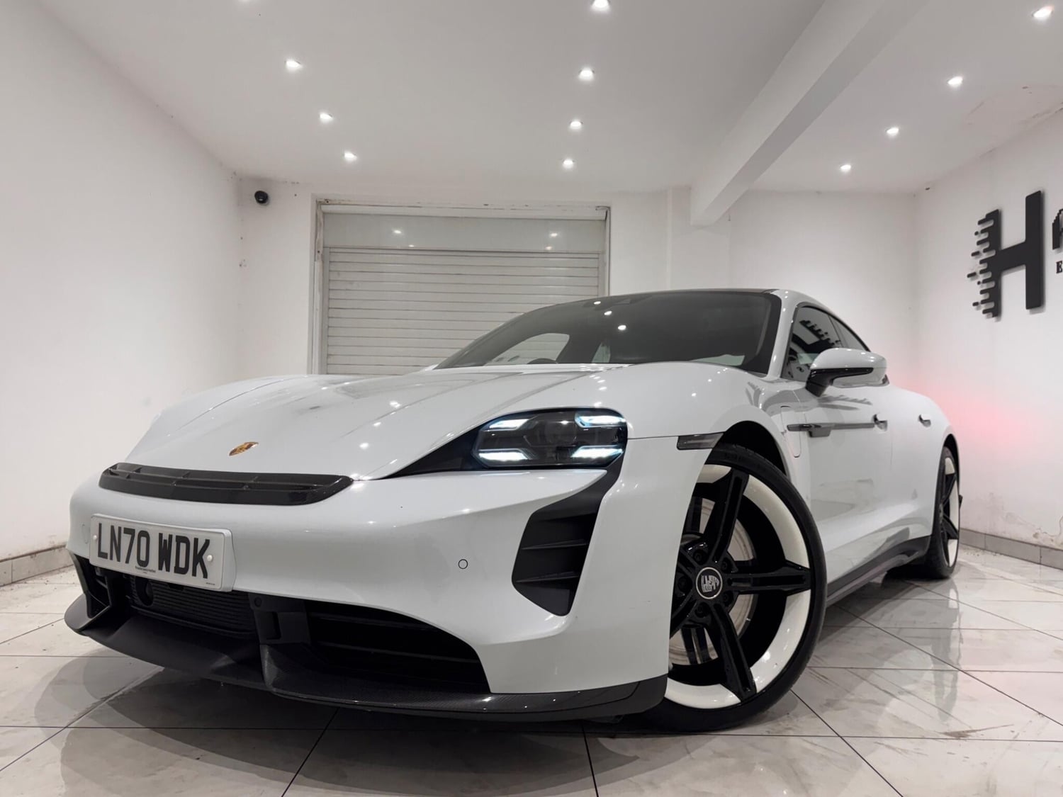 Porsche Taycan 2020 - Cars in Hounslow