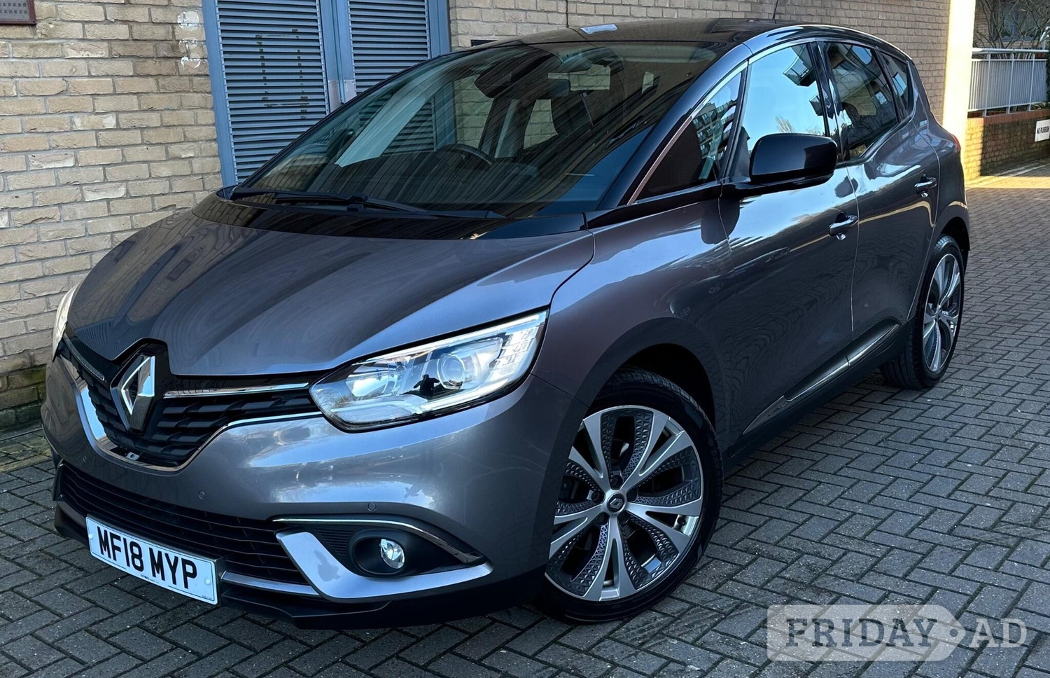 [ berth ]Renault Scenic