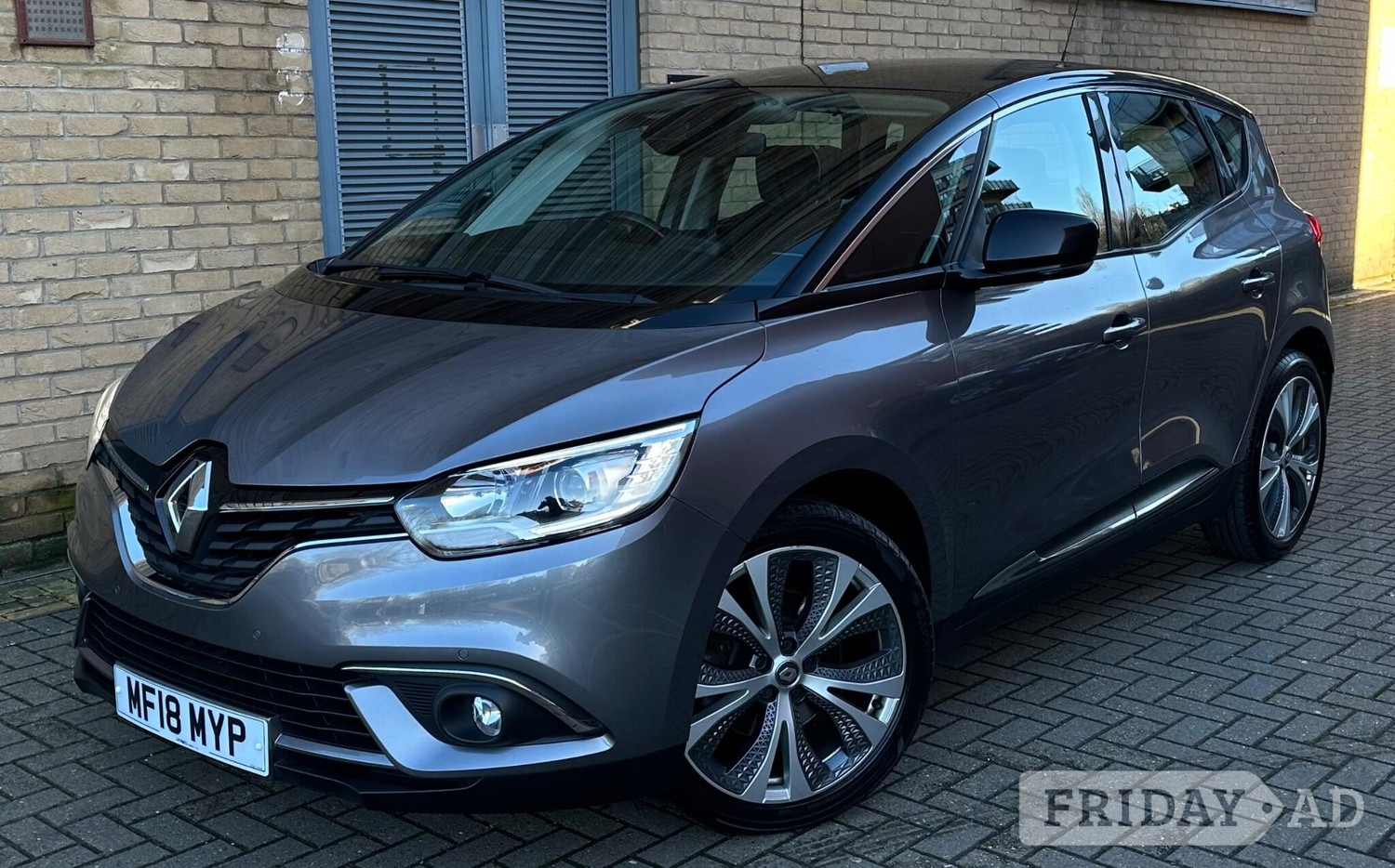 Renault Scenic 2018 - Cars