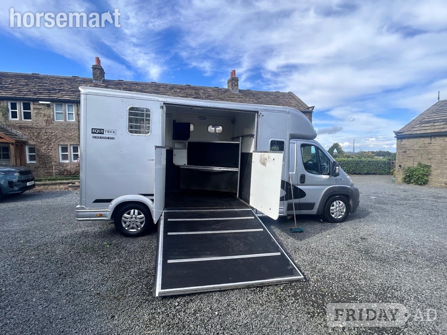 Equi-Trek Super Sonic Peugeot Horsebox in Huddersfield