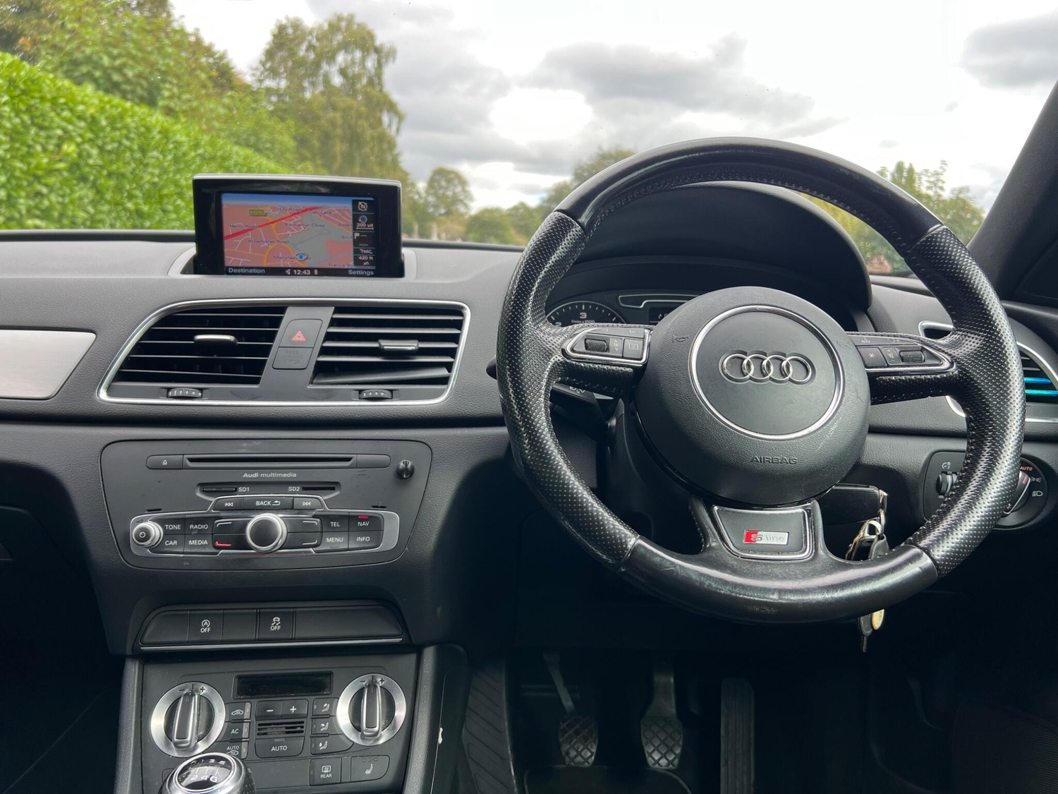 Audi Q3 2012 - Cars