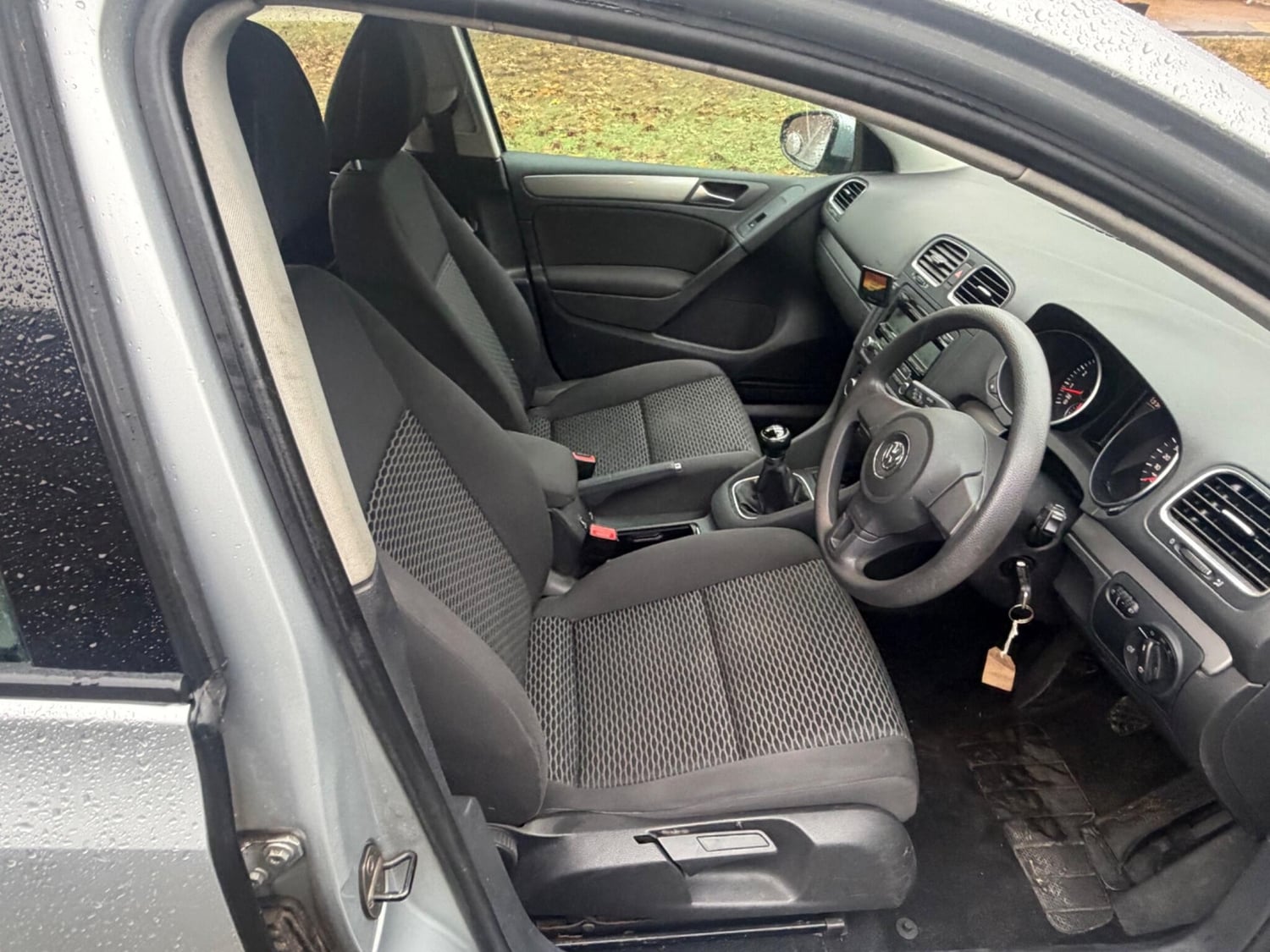 Volkswagen Golf 2011 - Cars