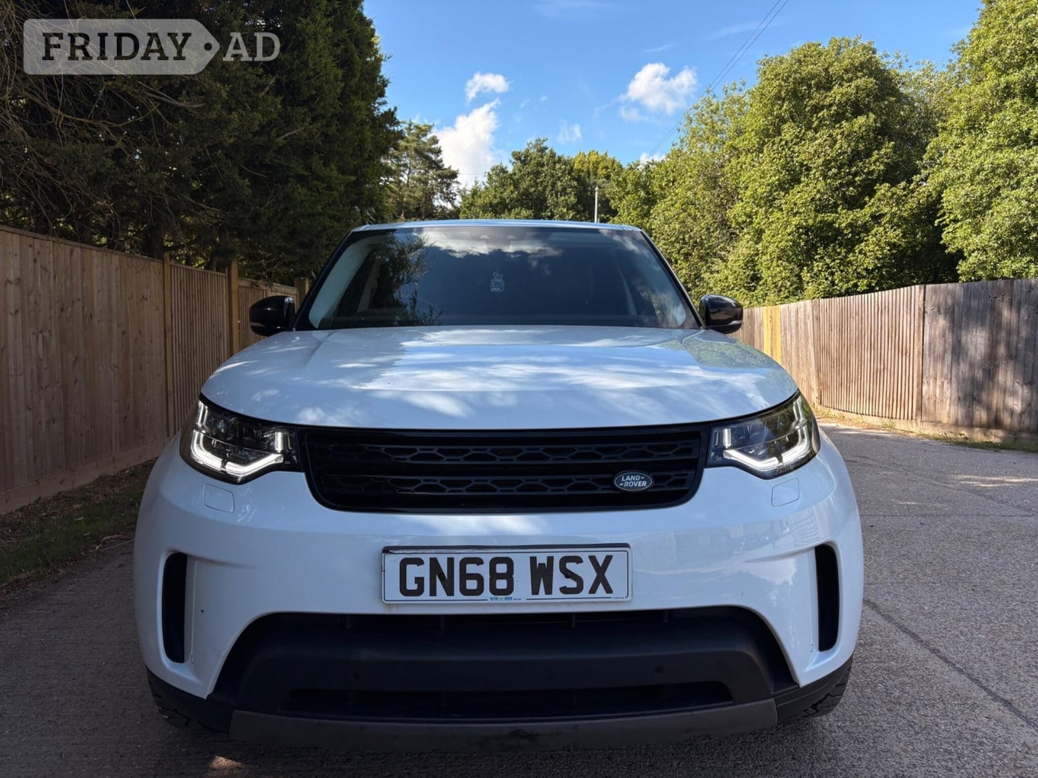 [ berth ]Land Rover Discovery