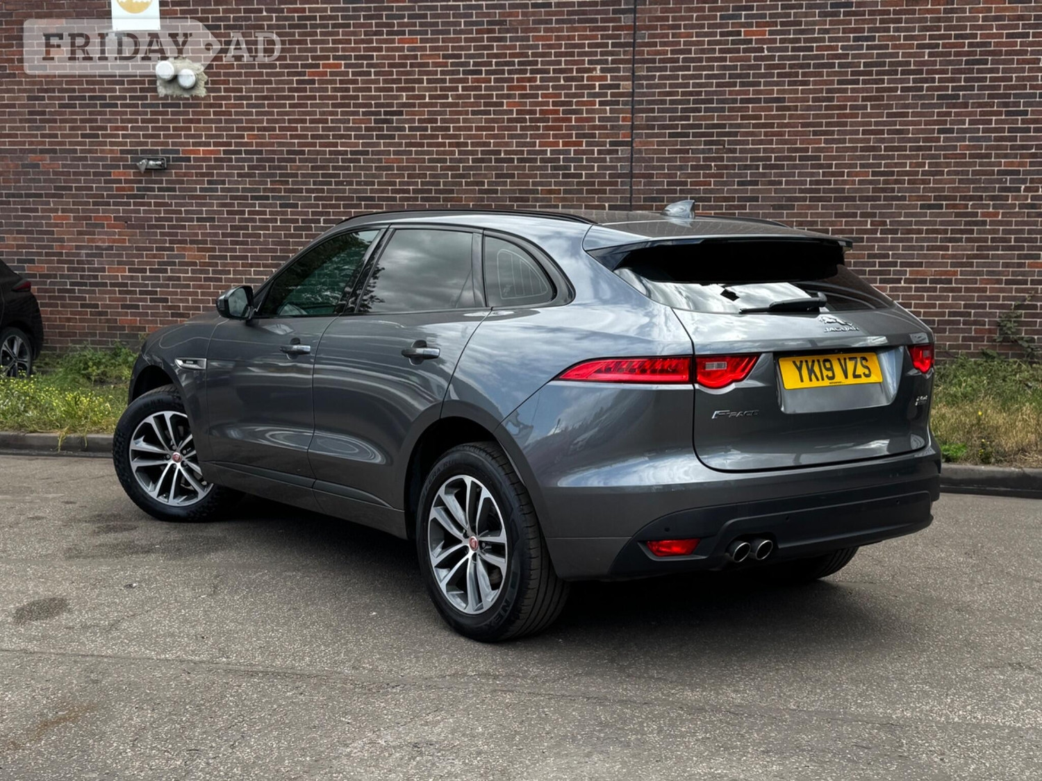 Jaguar F-Pace 2019 - Cars in Leeds
