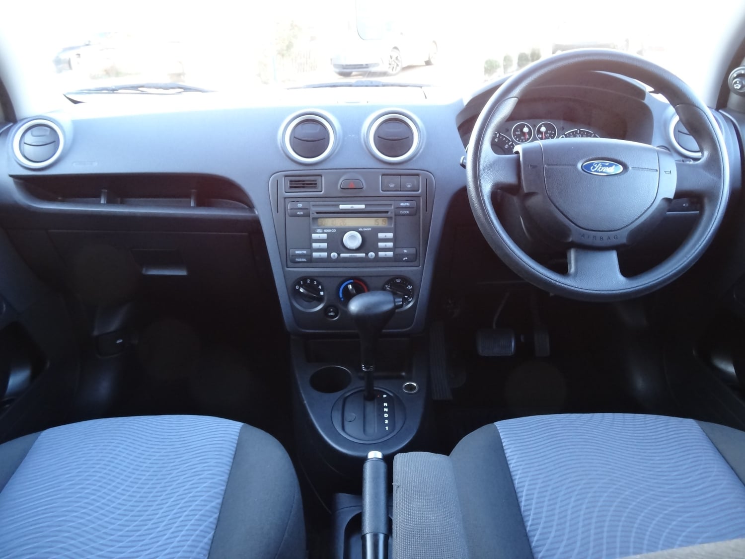 [ berth ]Ford Fusion