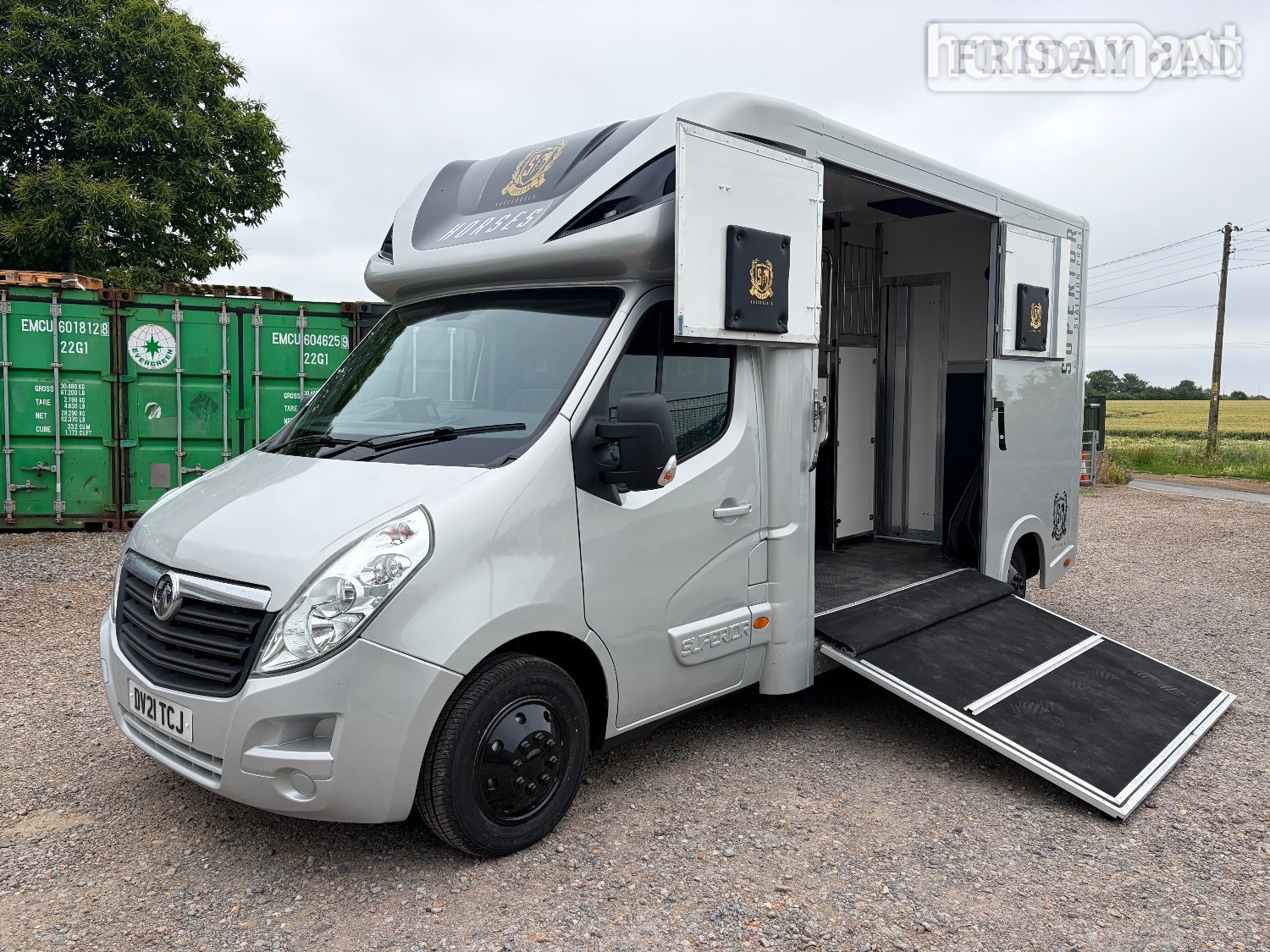 Superior Pro Stallion X Vauxhall Horsebox - Trailers & Horseboxes