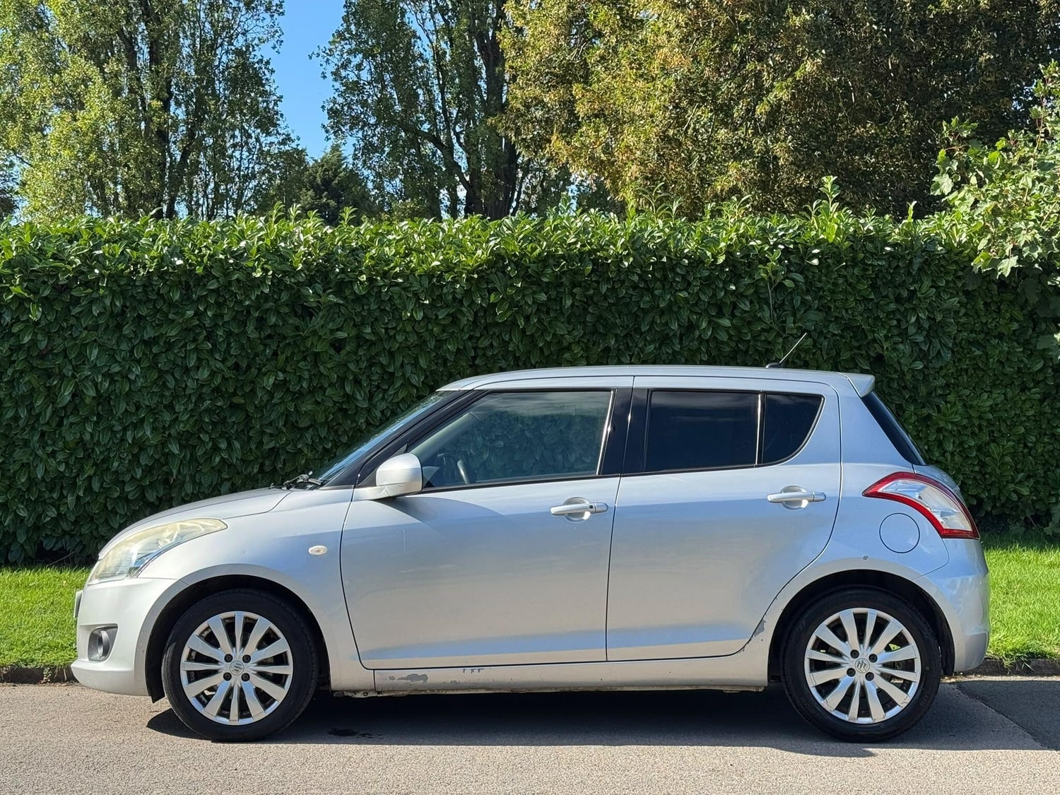 Suzuki Swift 2012 - Cars