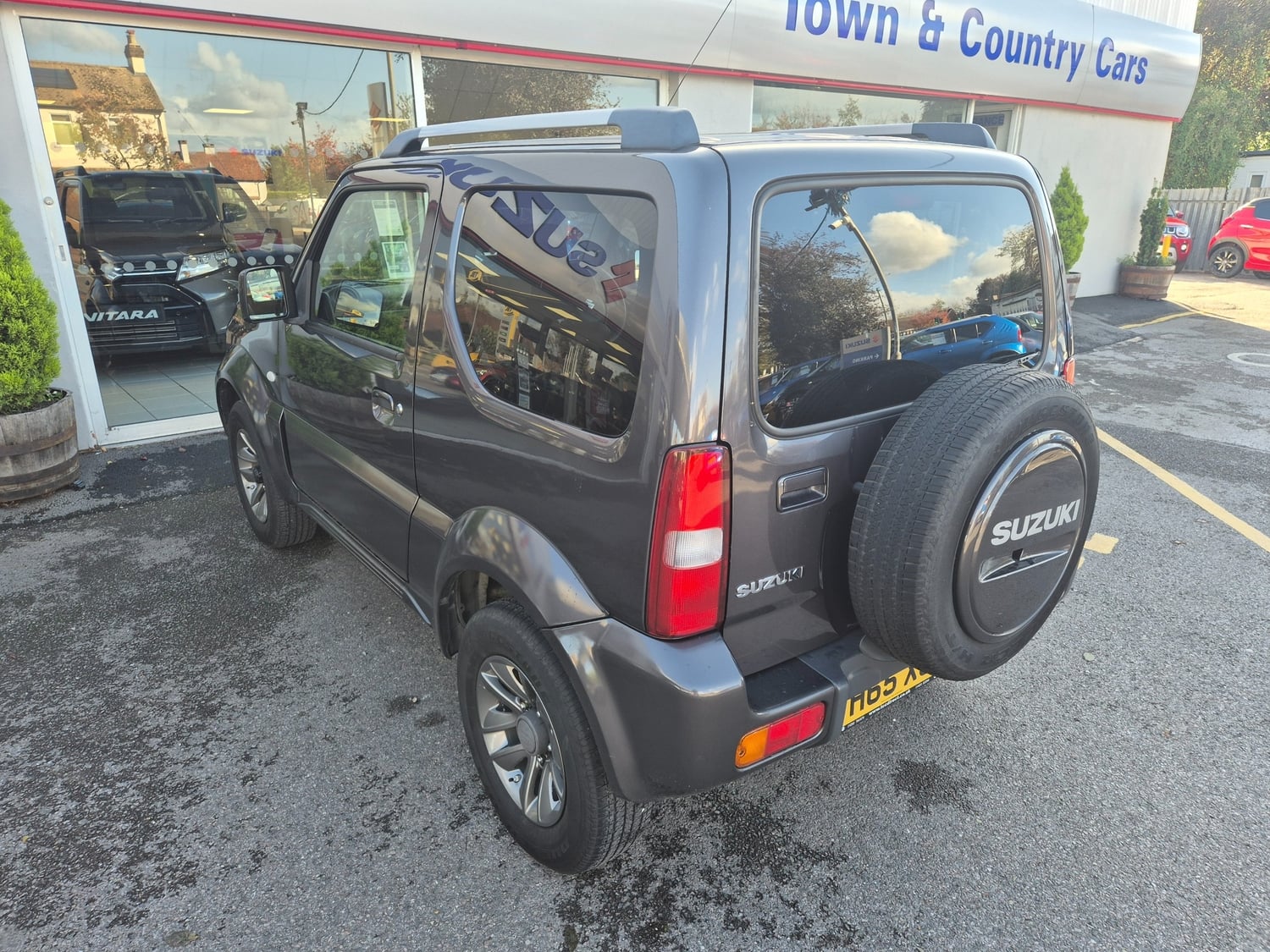 Suzuki Jimny 2015 - Cars in Aldershot