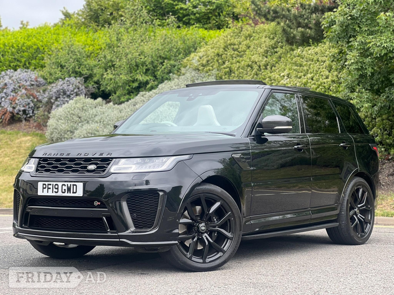 [ berth ]Land Rover Range Rover Sport