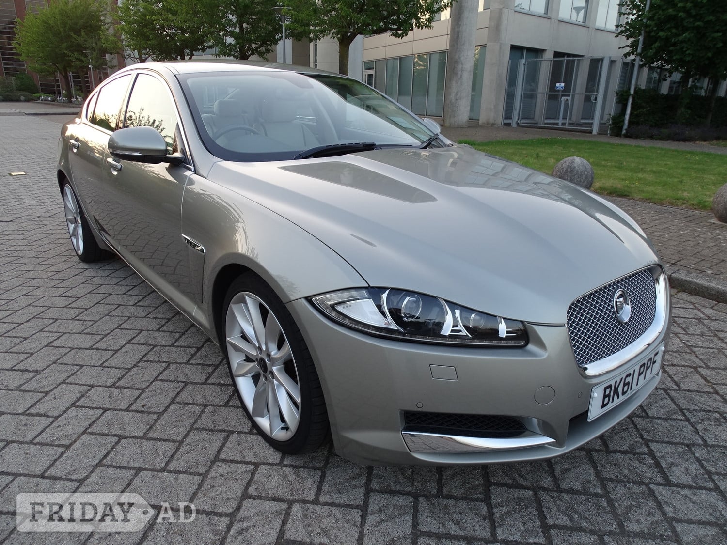 [ berth ]Jaguar XF
