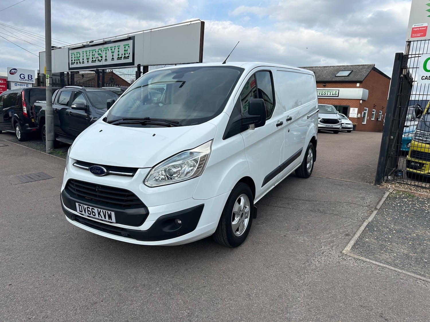 Ford Transit Custom 2016 - Vans & Commercial Vehicles in Dunstable