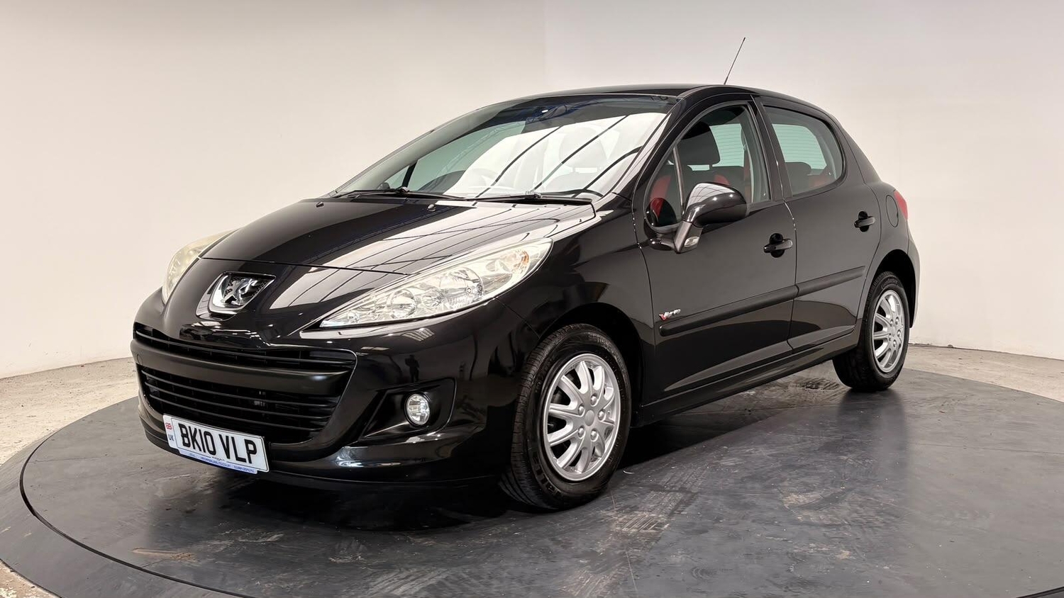 Peugeot 207 2010 - Cars