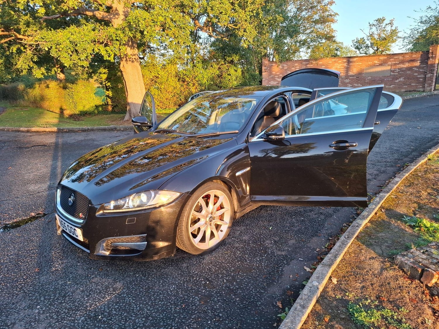 Jaguar XF 2012 - Cars in Ashford