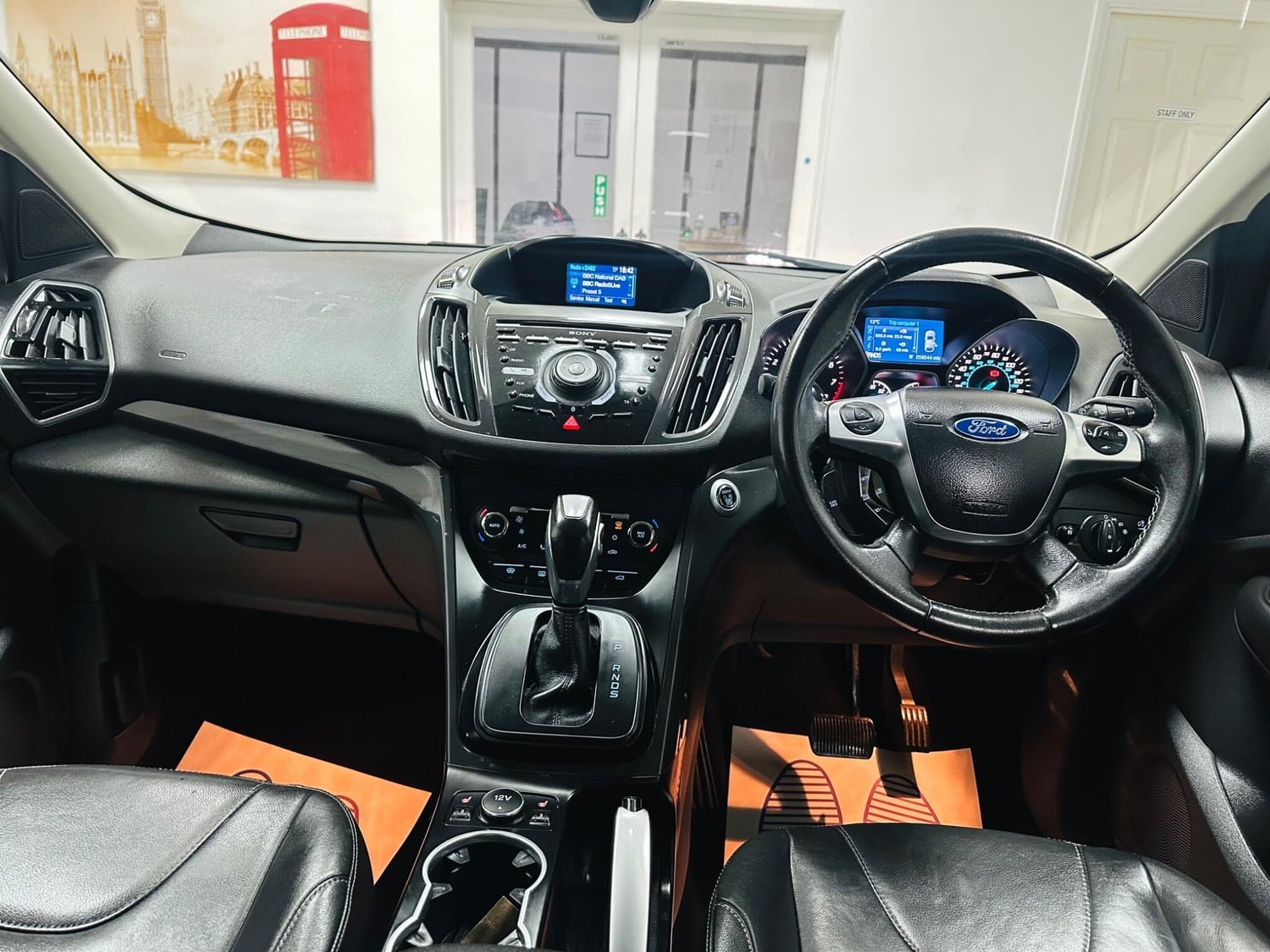 [ berth ]Ford Kuga