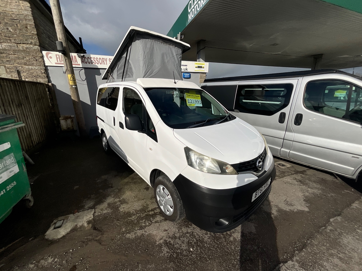 [ berth ]Nissan NV200