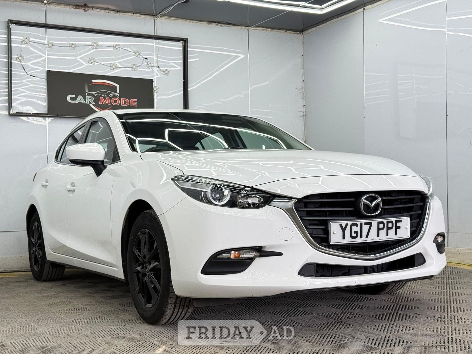Mazda 3 2017 - Cars in Hillingdon