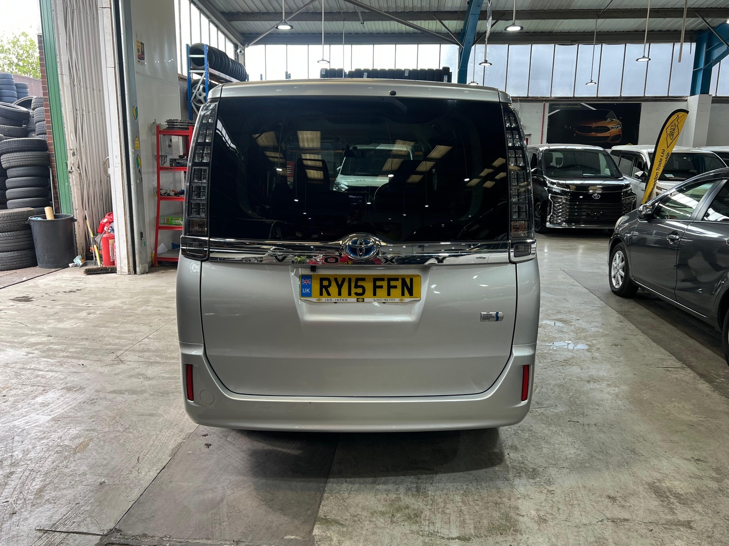 Toyota Voxy 2015 - Cars in Birmingham