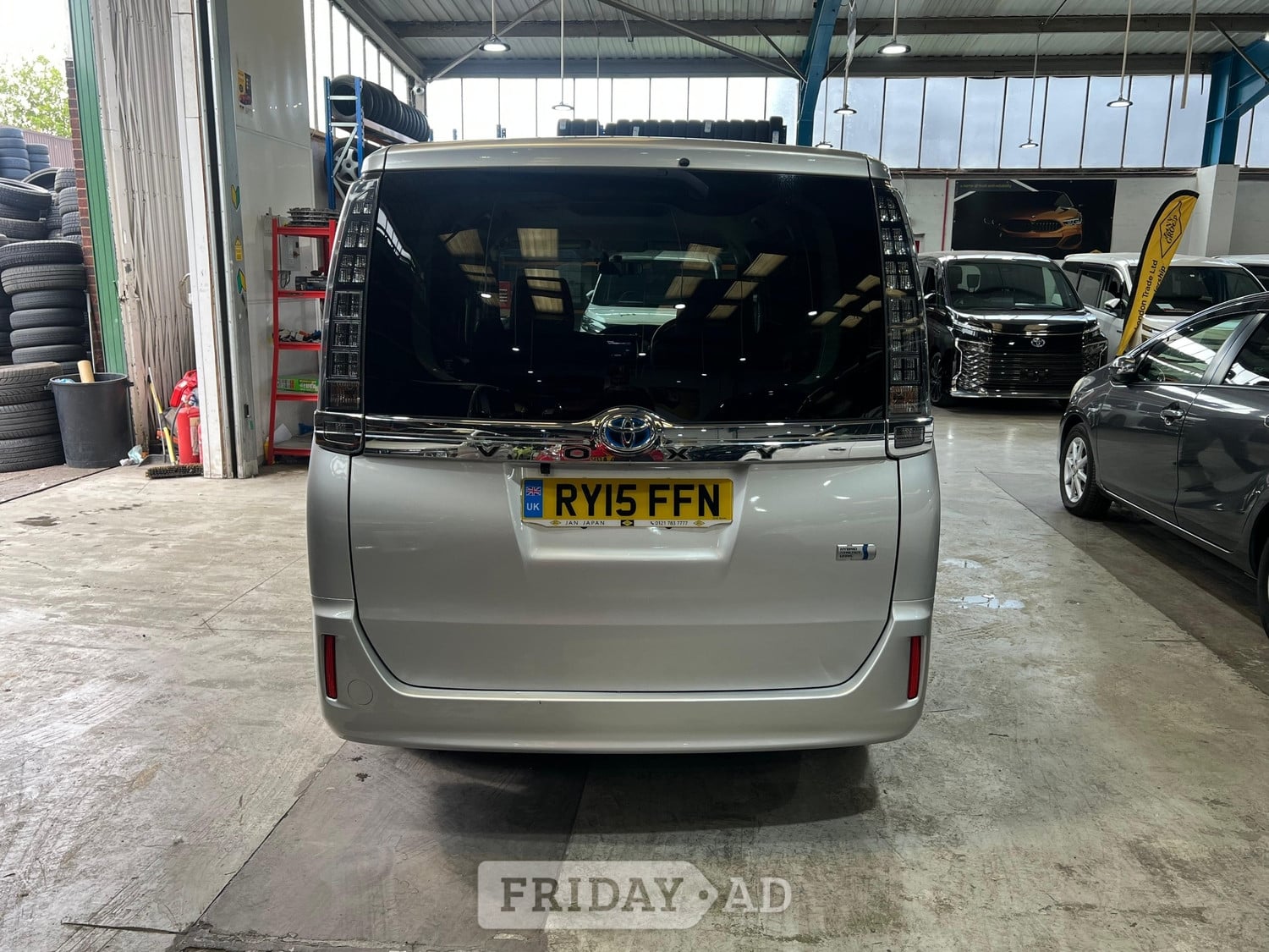 Toyota Voxy 2015 - Cars in Birmingham