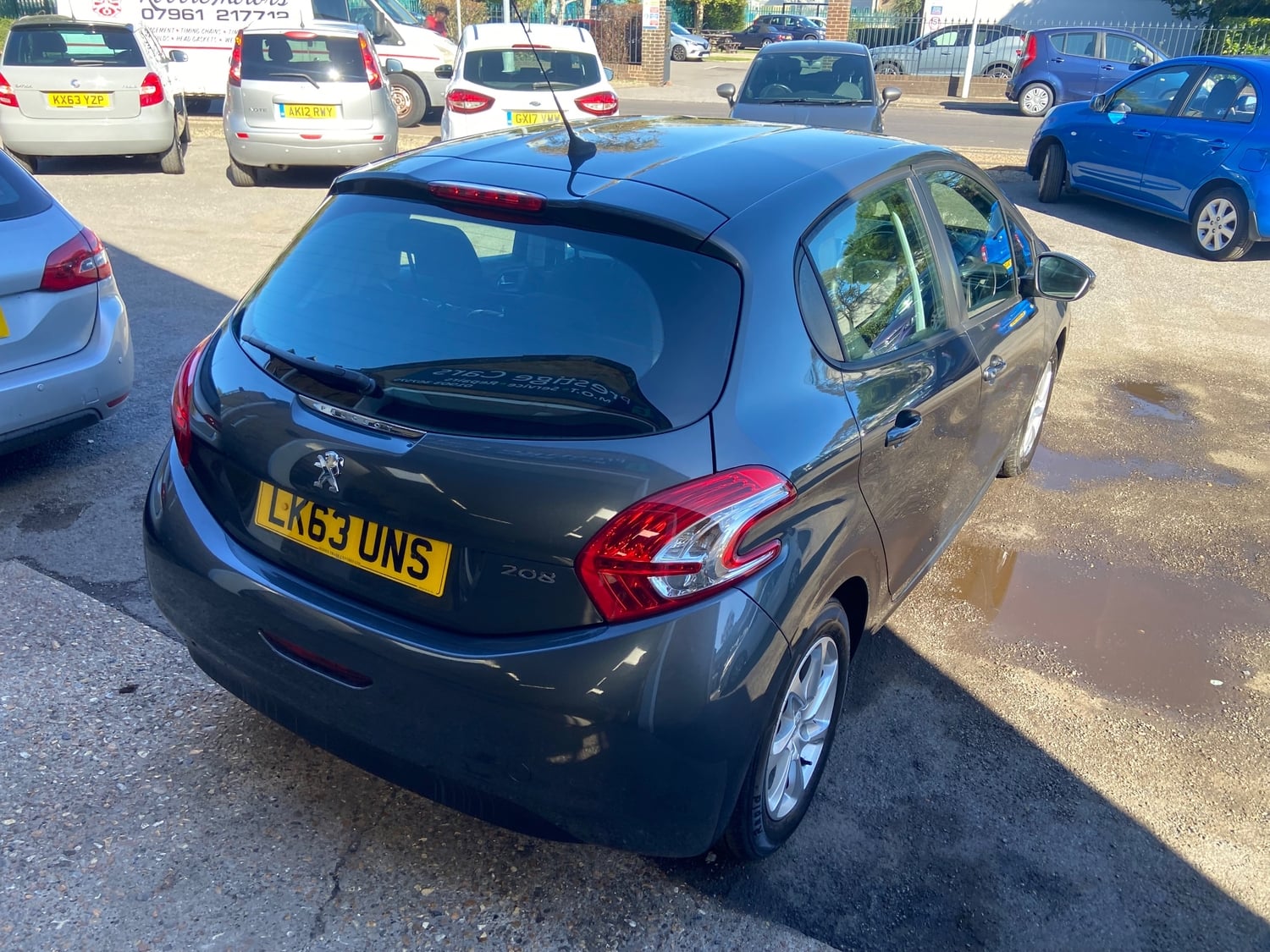 Peugeot 208 2013 - Cars in Worthing