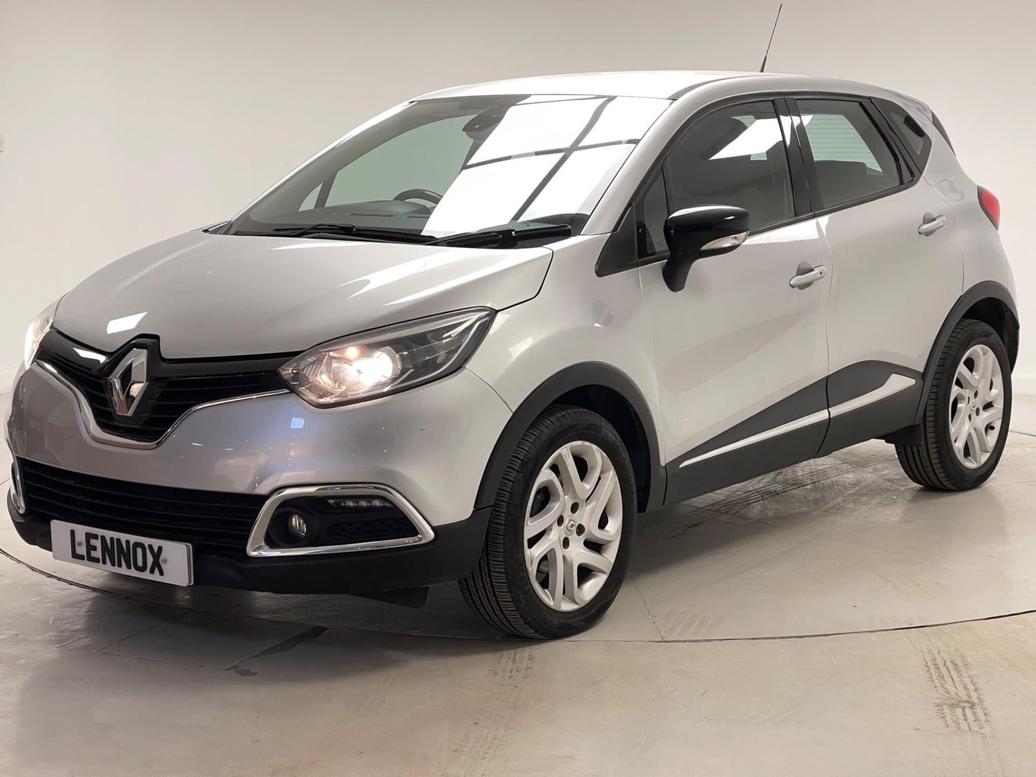 [ berth ]Renault Captur