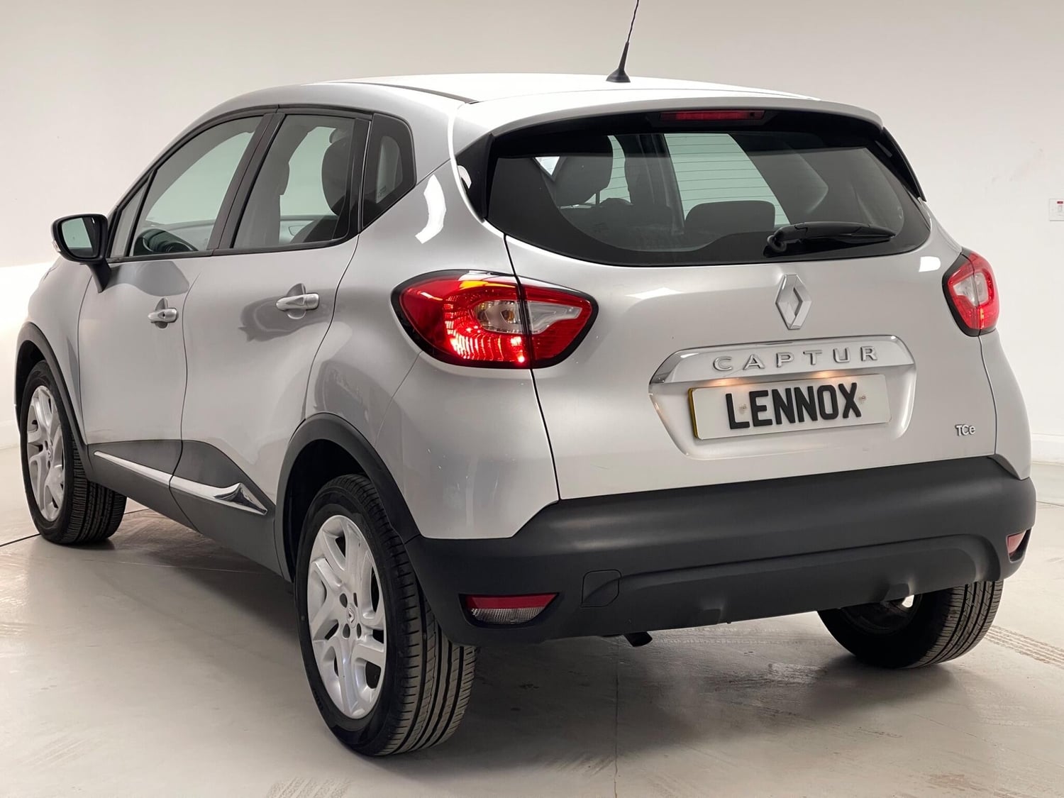 Renault Captur 2016 - Cars in Brent