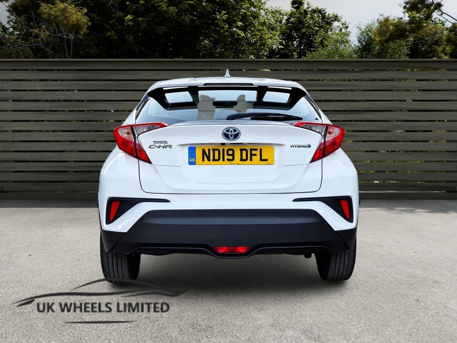 Toyota C-HR 2019 - Cars in Barnet