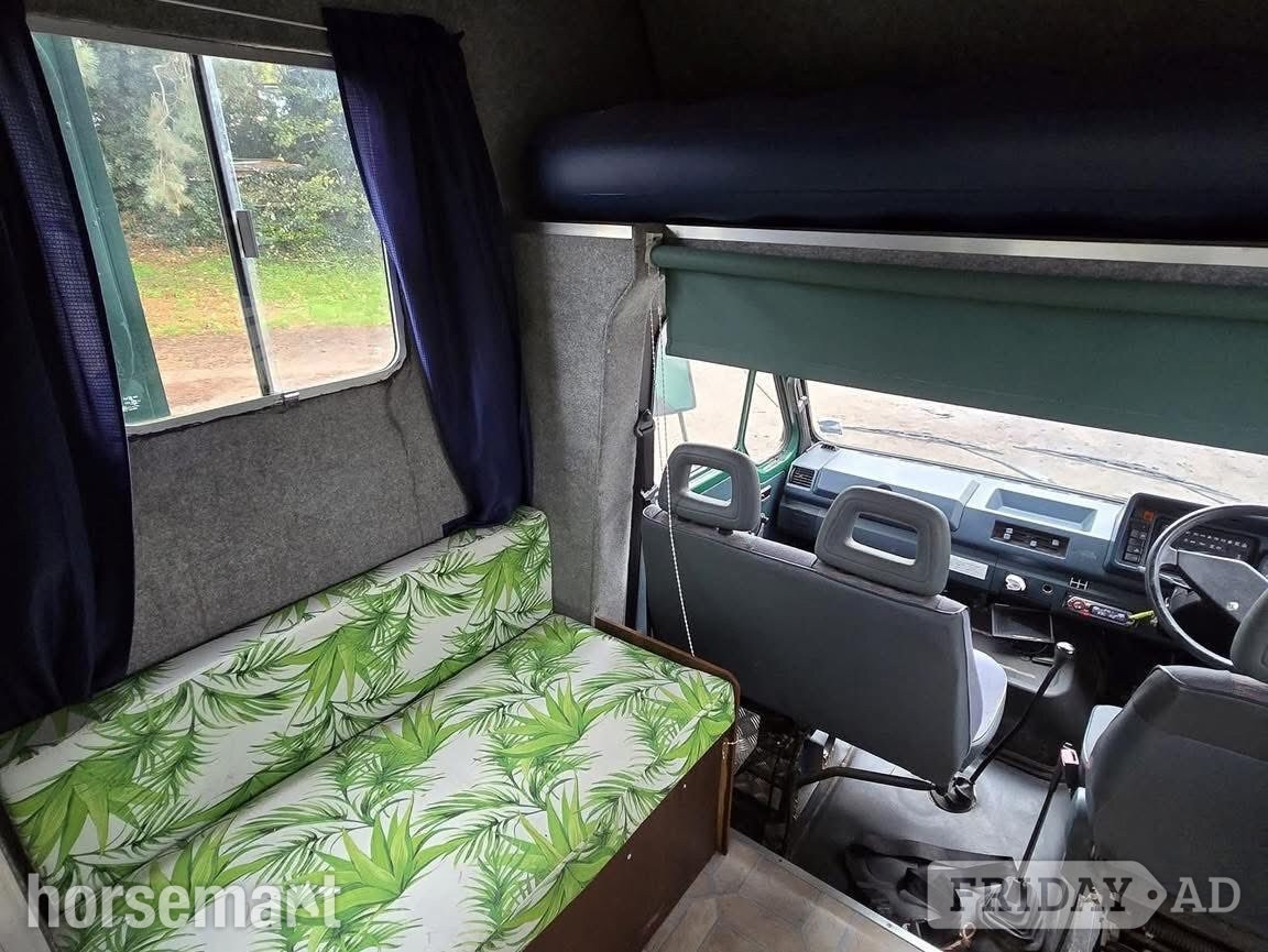 Peper Harow Trophy Twin Renault Horsebox - Trailers & Horseboxes in Godalming