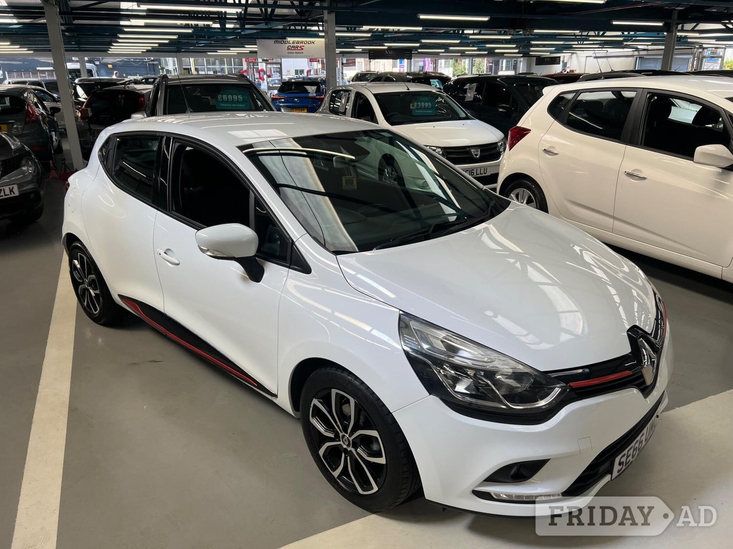 Renault Clio 2017 - Cars in Bolton