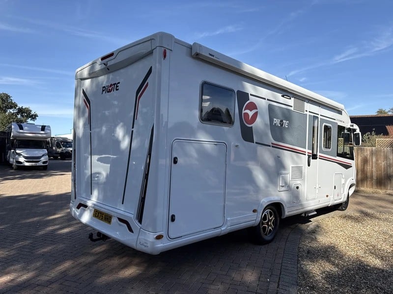 [4 berth ]Pilote Galaxy G740 FGJ Evidence