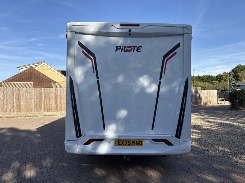 Pilote Galaxy G740 FGJ Evidence 2025 for sale - Motorhomes & Caravans in Halstead