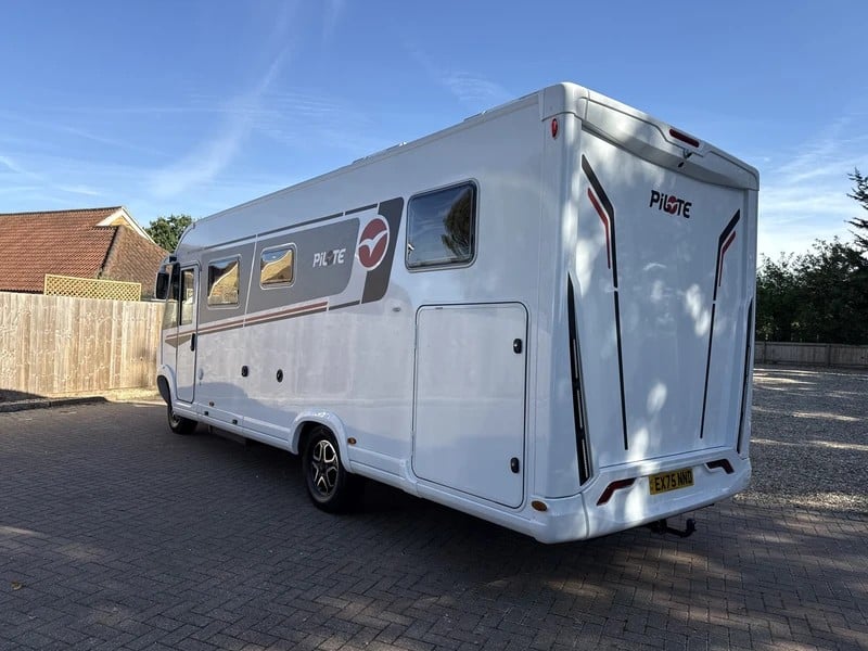 Pilote Galaxy G740 FGJ Evidence 2025 for sale - Motorhomes & Caravans