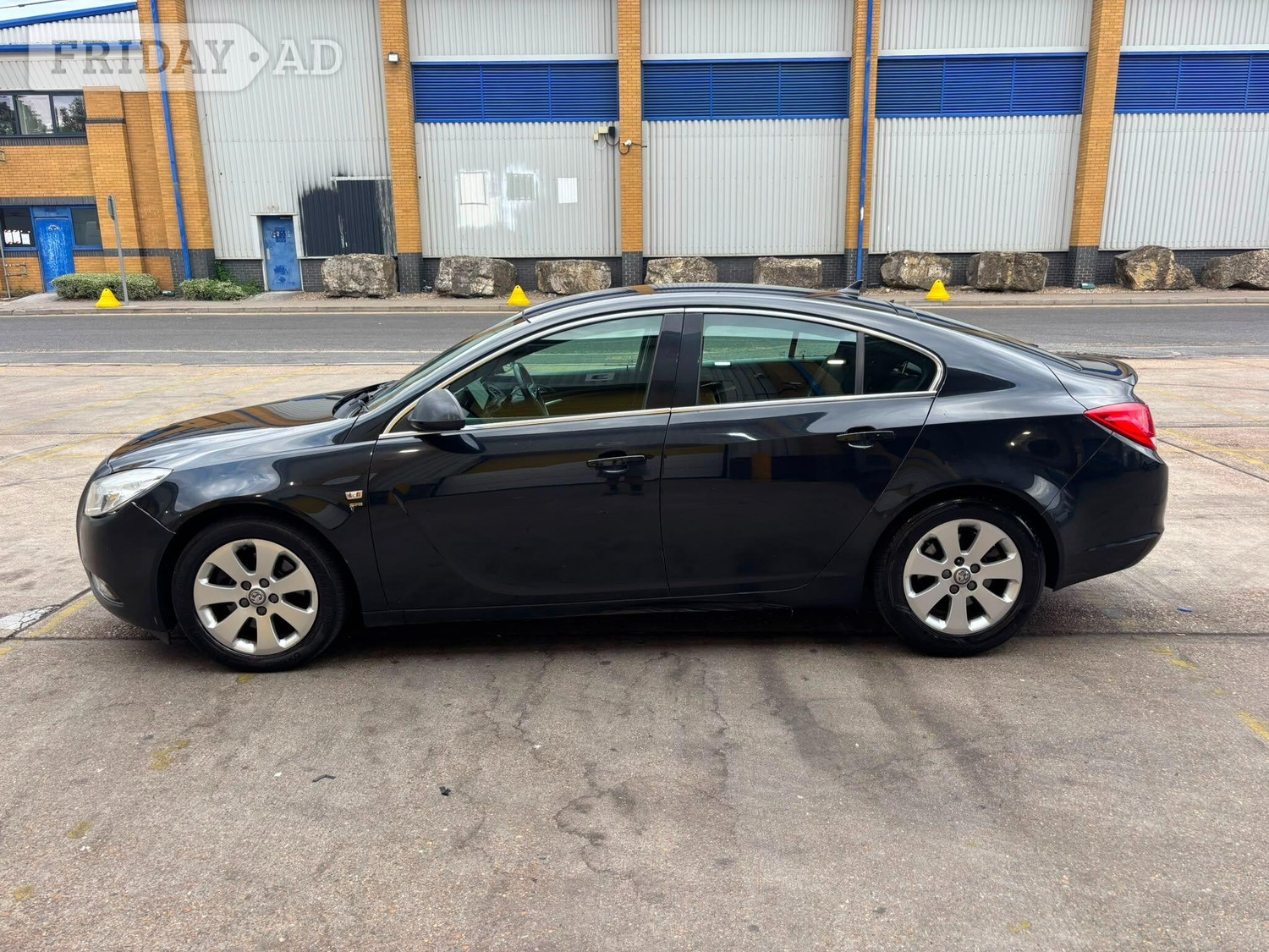 Vauxhall Insignia 2012 in Wembley