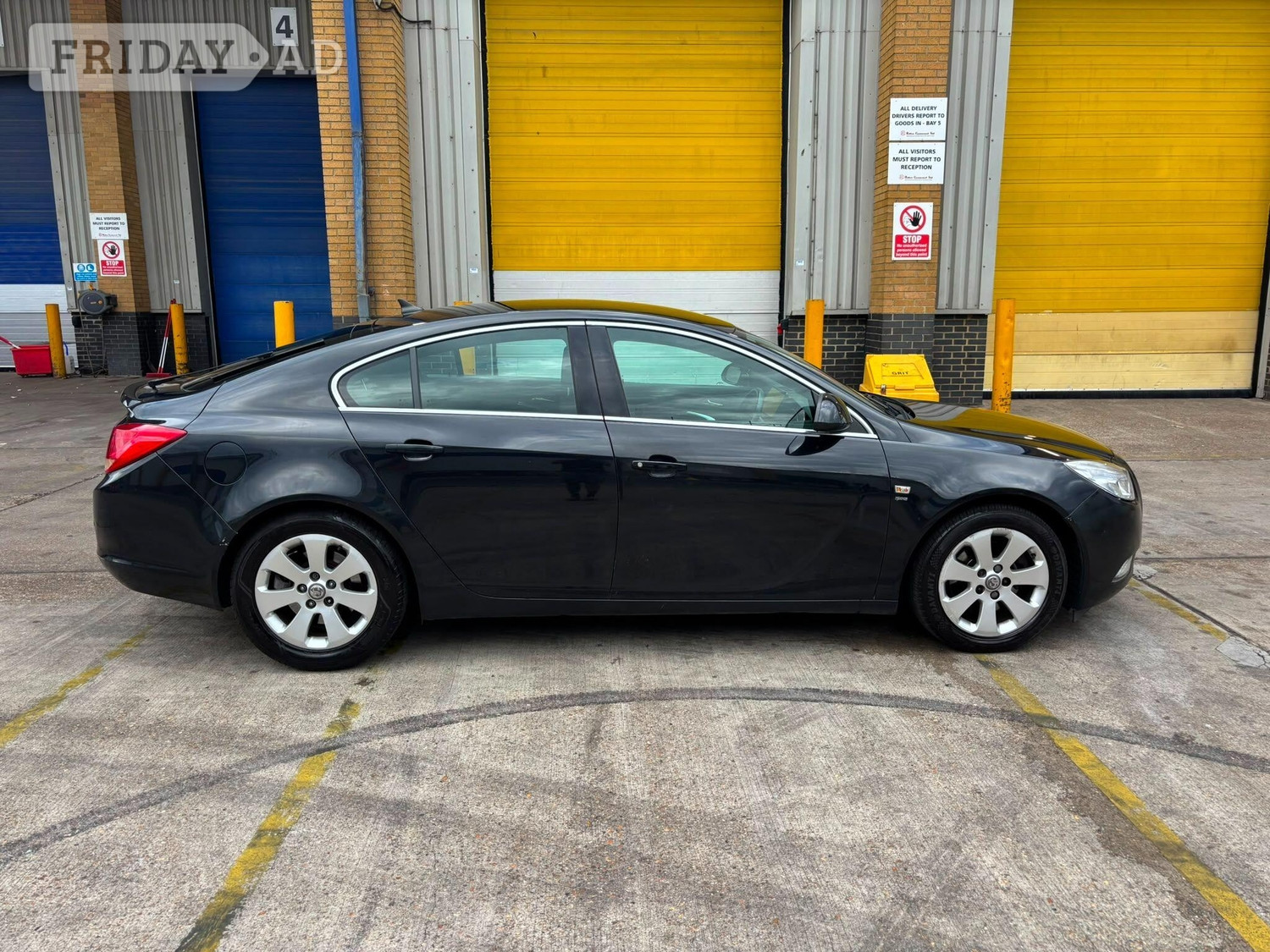Vauxhall Insignia 2012 - Cars in Wembley