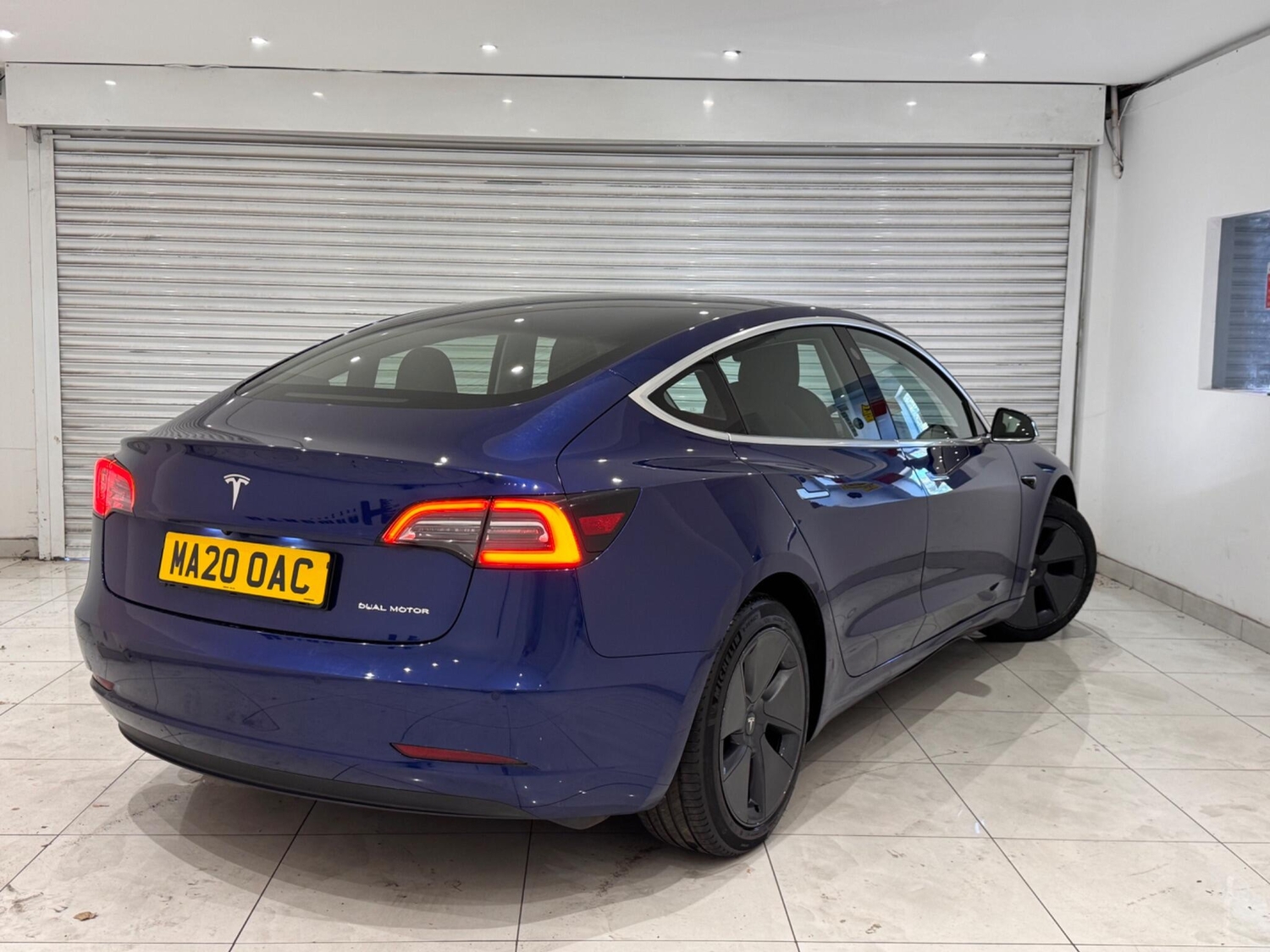 [ berth ]Tesla Model 3