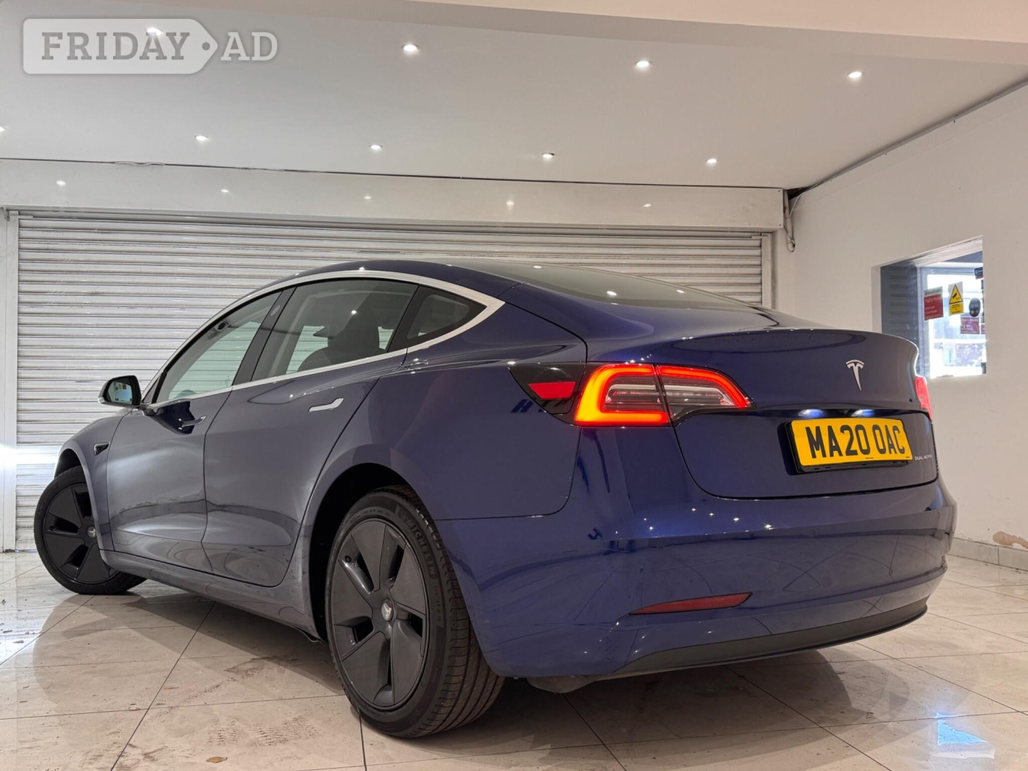 Tesla Model 3 2020 - Cars