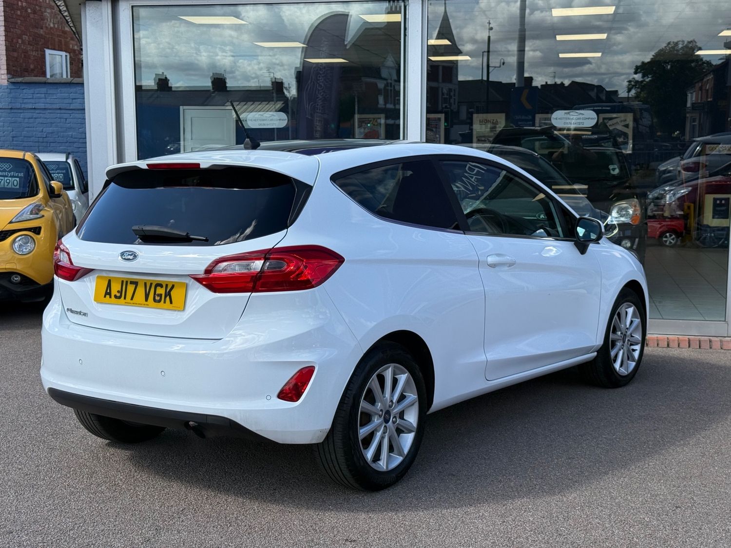 [ berth ]Ford Fiesta