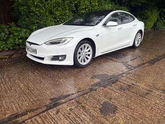 Tesla Model S 2018