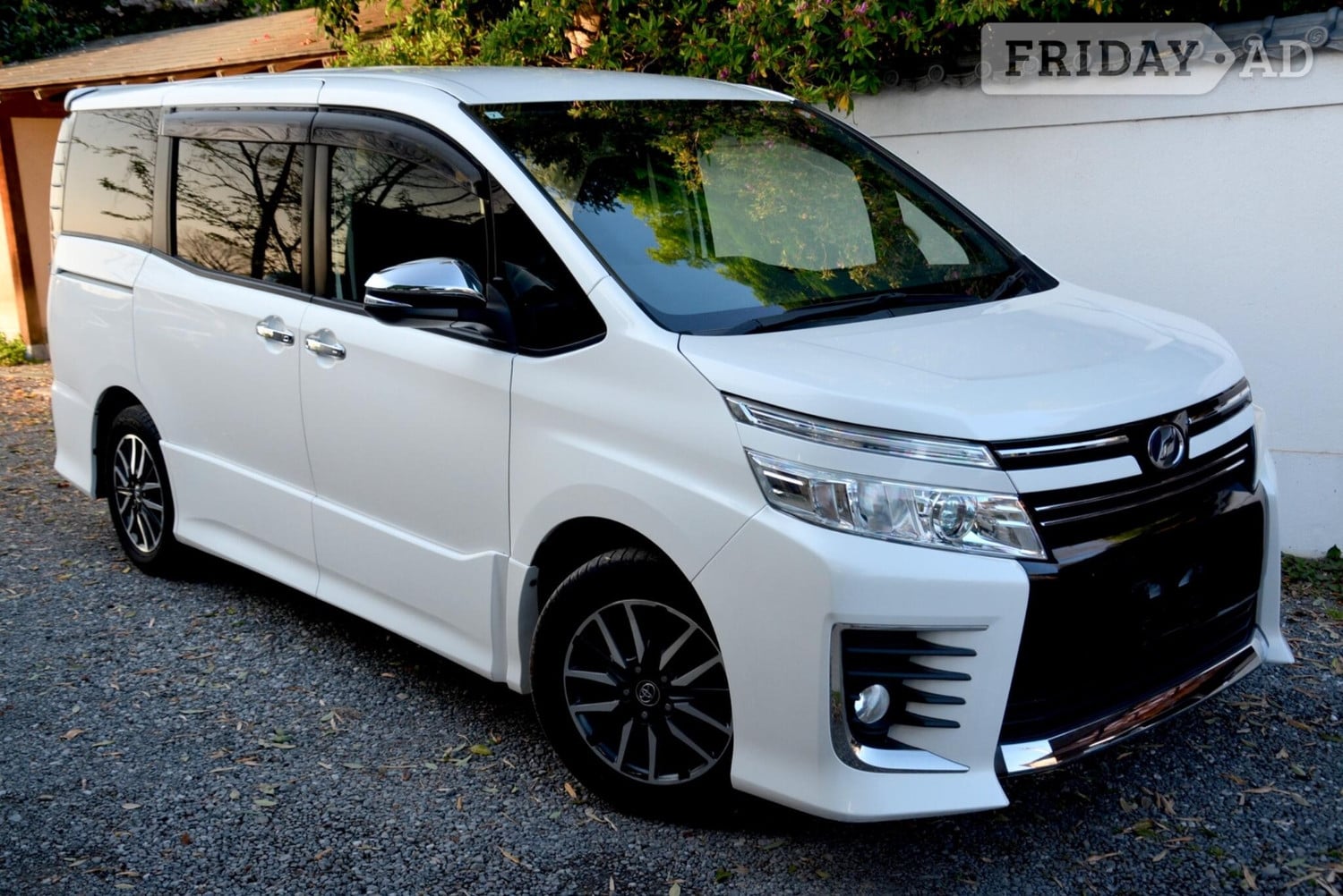 Toyota Voxy 2015 - Cars