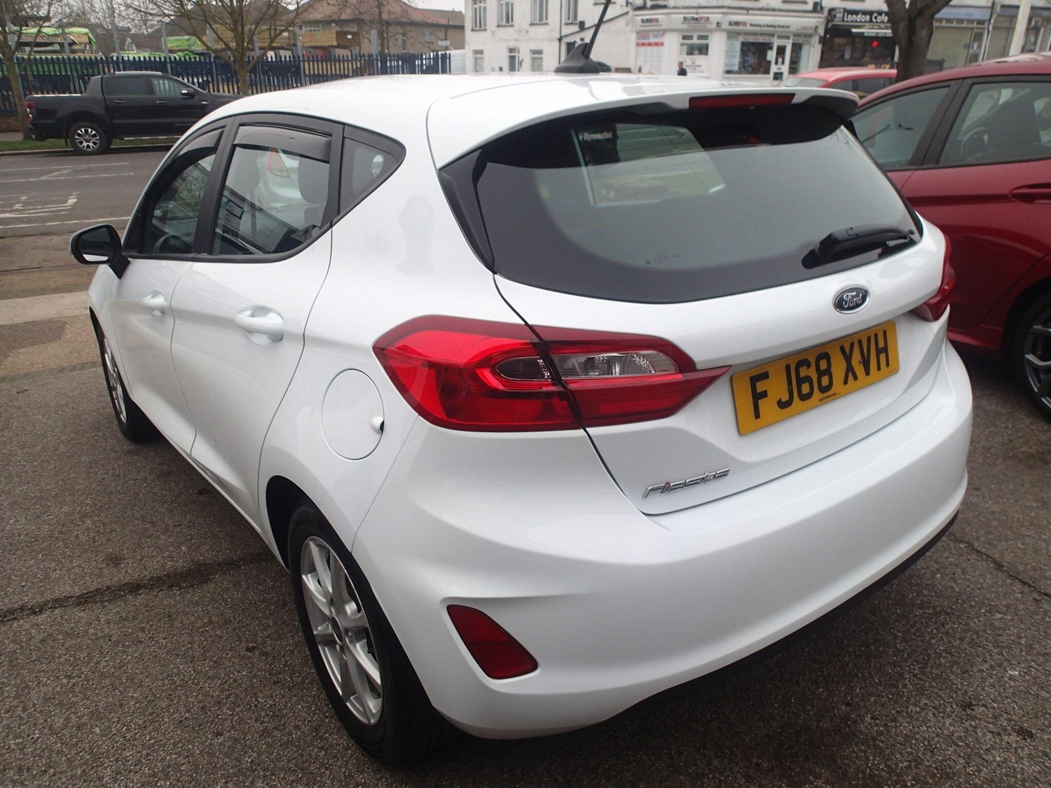 [ berth ]Ford Fiesta